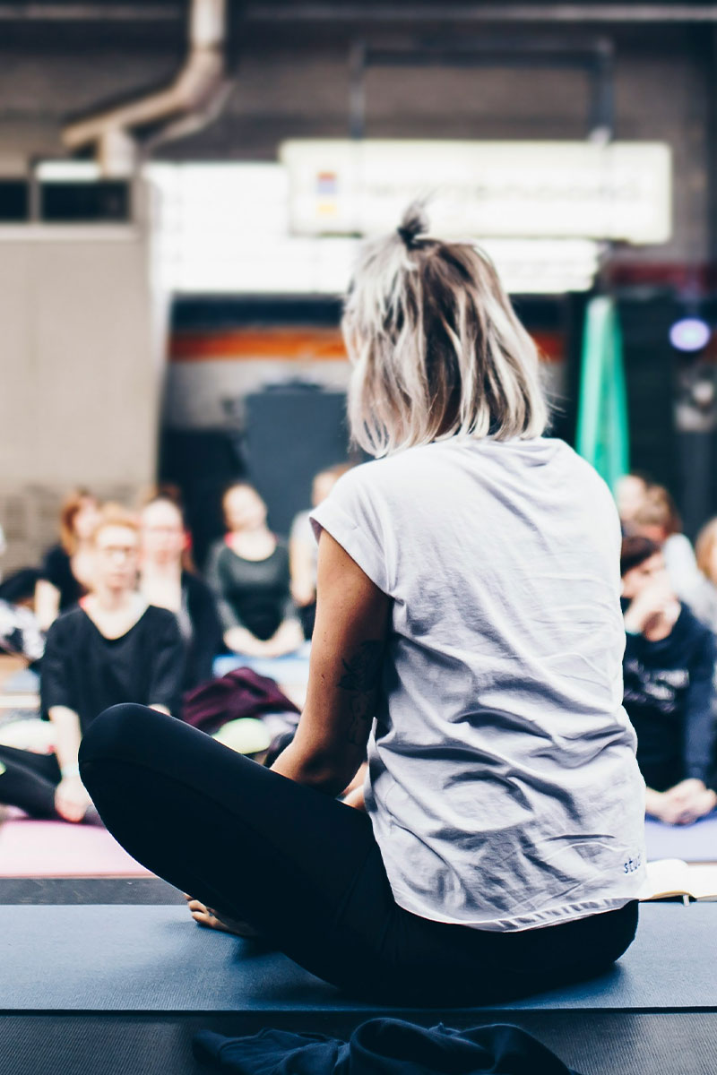 sala per fare un seminario di yoga